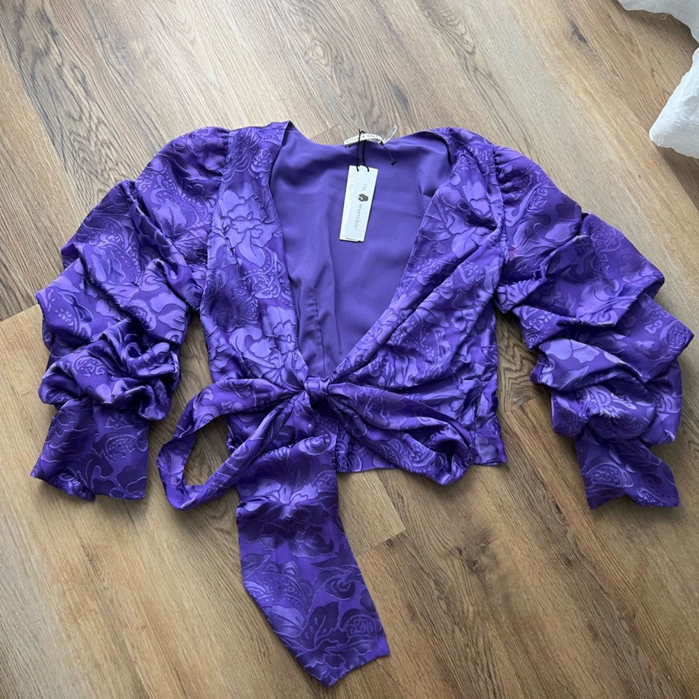 NWT Alice + Olivia reversible Purple Paisley Top With Bow